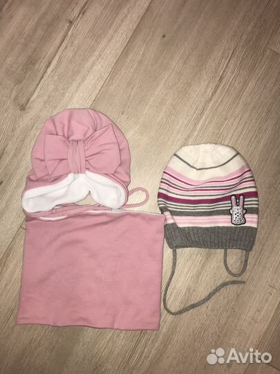 Шапки демисезонные для девочки 46-48. 50