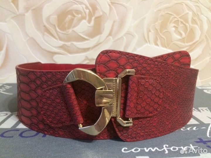 Пояс новый с имитацией рептилии