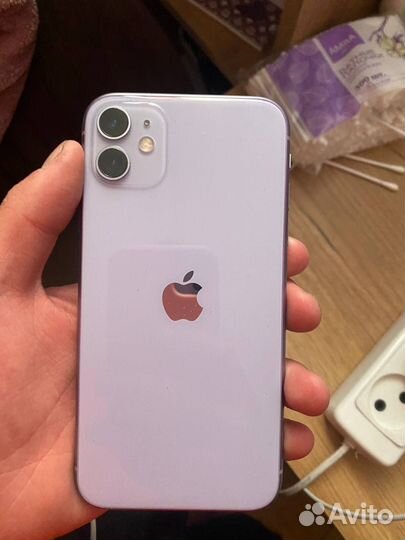 iPhone 11, 64 ГБ