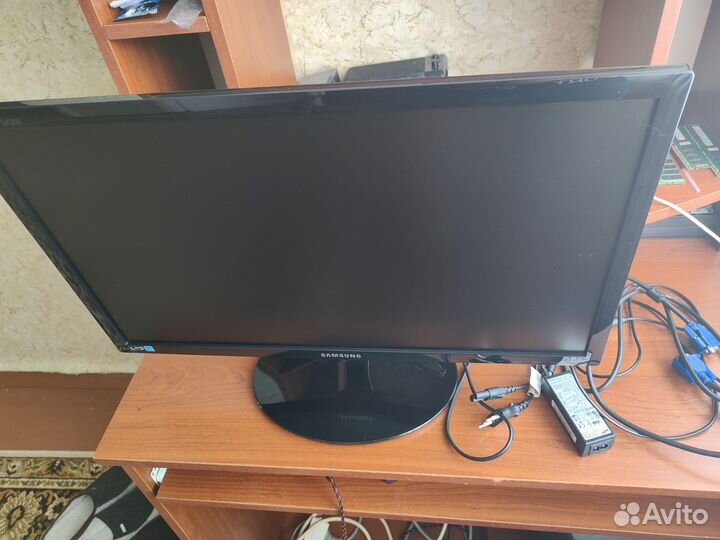 Монитор Samsung ls23a300B vga DVI-D 23 дюйма