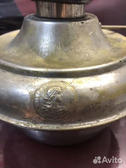 Старинная керосиновая лампа