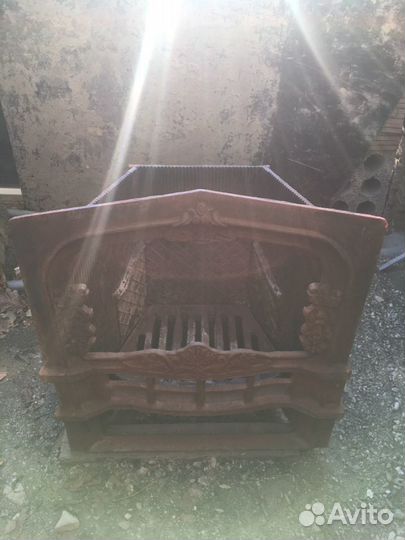 Чугунный камин (печь) на дровах