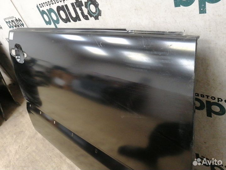 Панель двери передняя правая 67111-60320