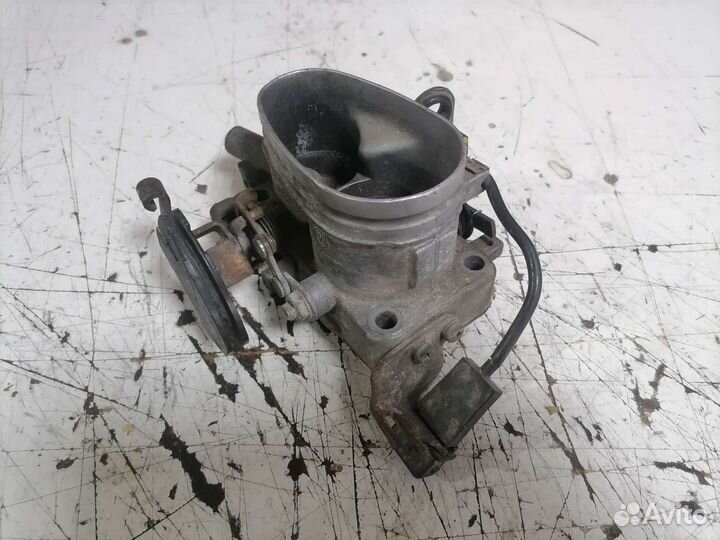 Дроссельная заслонка Audi 100