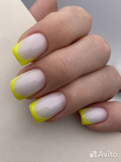 Маникюр, педикюр, наращивание ногтей