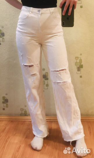 Джинсы белые Sinsay