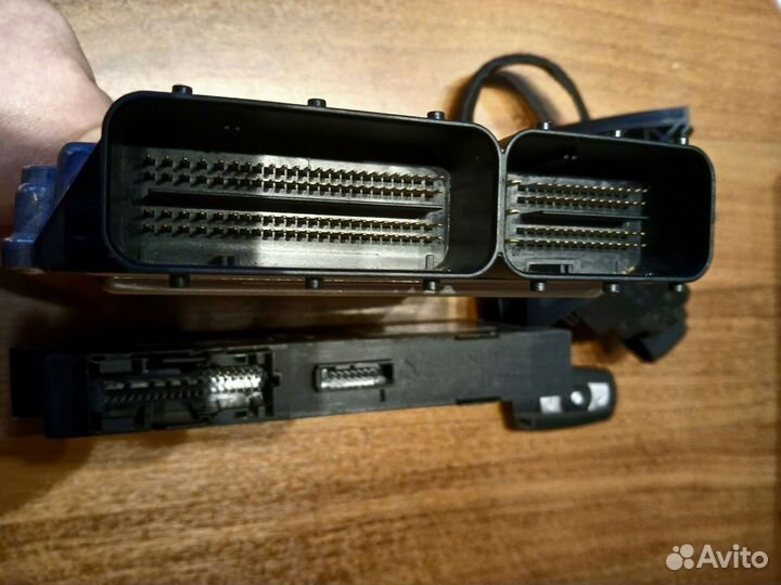 Блок управления двигателем DDE BMW X5 E70, M57