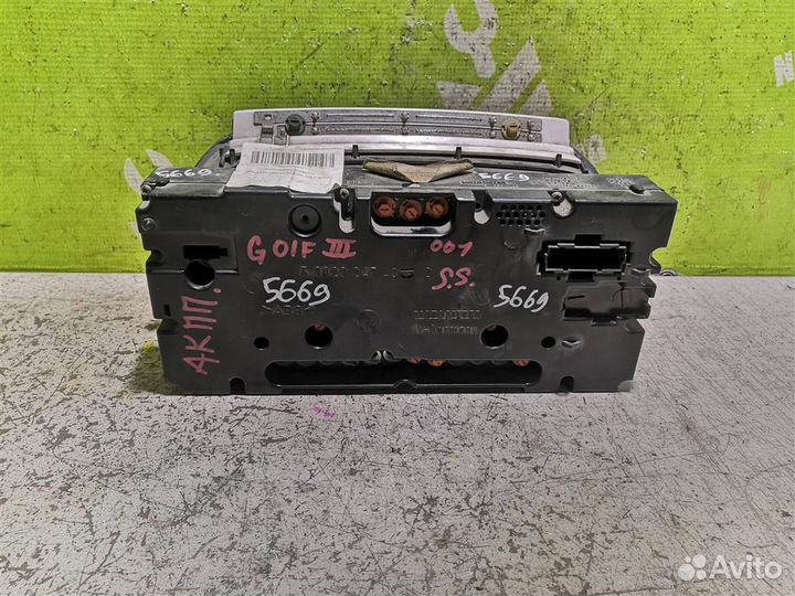 Панель приборов Фольксваген Гольф 3 Венто