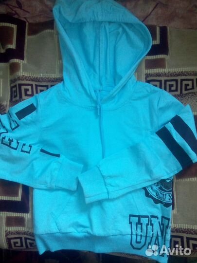 Продам новую кофту на 7-8 лет