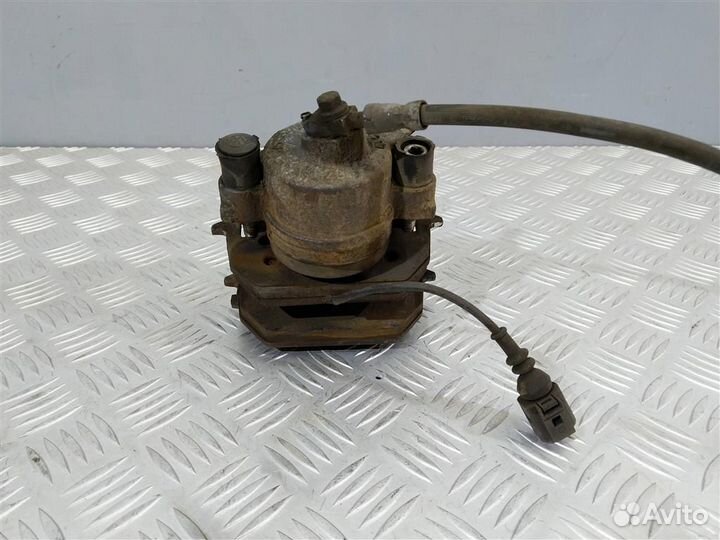 Суппорт передний правый Volkswagen Golf 7 5Q06151