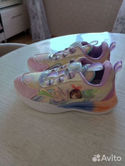 Кроссовки для девочки 30 размер новые