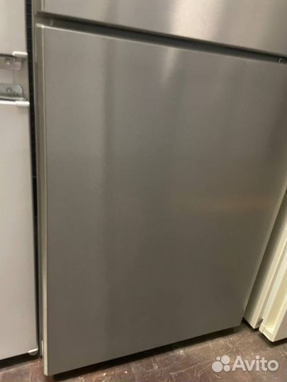 Холодильник с нижней морозильной камерой Liebherr