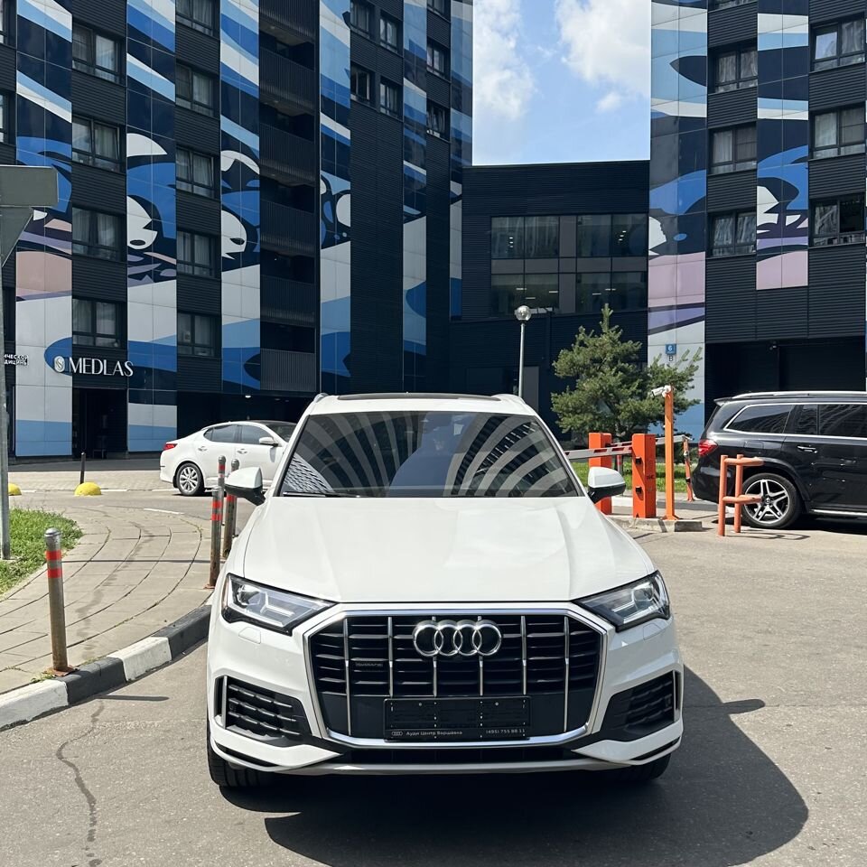 Audi Q7: фото владельца