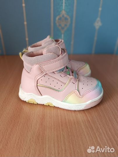 Ботинки демисезонные для девочки 23 размер