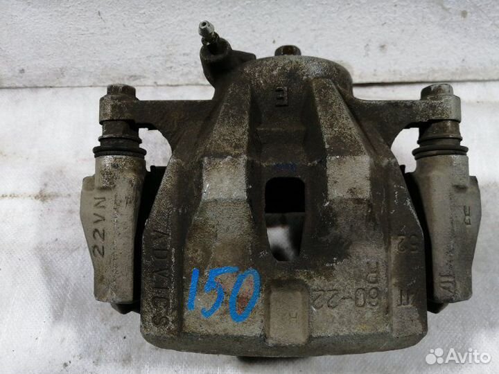 Суппорт передний передний правый Toyota Corolla