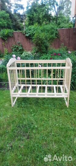Детская кроватка с матрасом
