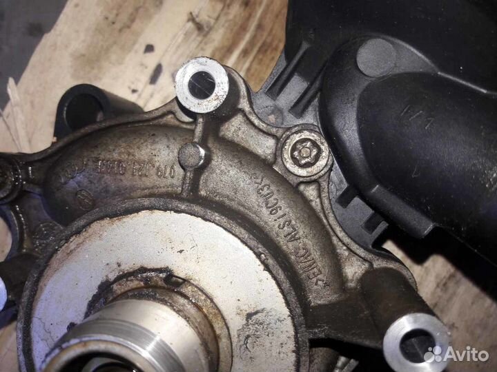 Водяной насос на audi RS4 с 2007года 0791210141