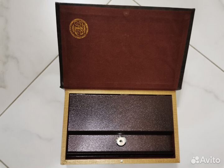 Книга сейф