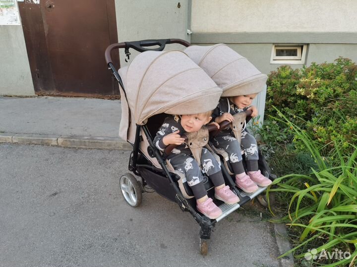Коляска для двойни carrello connect с люльками