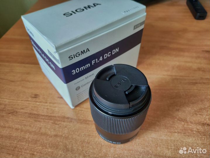 Объектив Sigma 30 mm 1.4 sony e