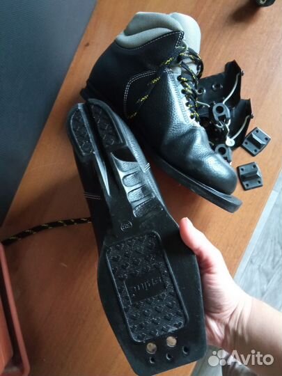 Лыжные ботинки+ крепления 39 размер