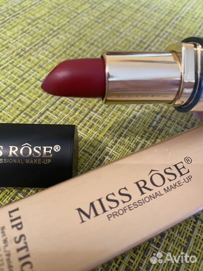 Губная помада, матовая