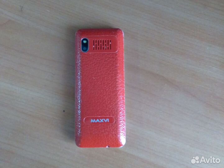 Телефон кнопочный красный