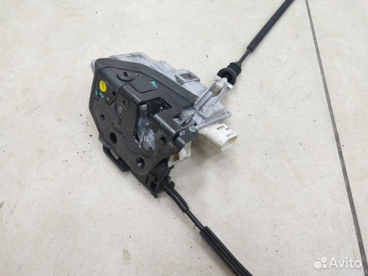 Замок двери задний левый Volkswagen Passat B6 1.9