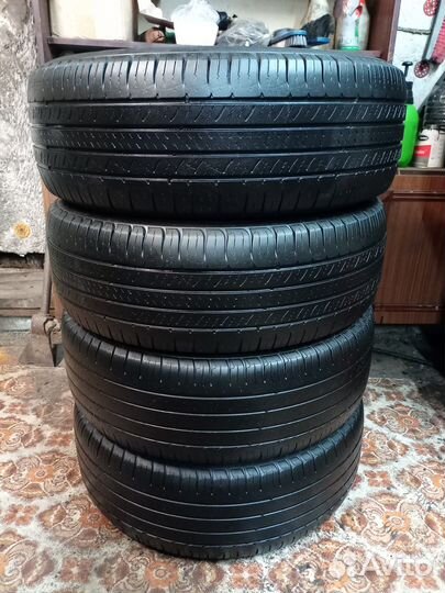 Michelin Latitude Tour 215/65 R16