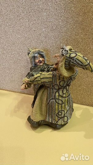 Баба яга музыкальная и танцующая на батарейках