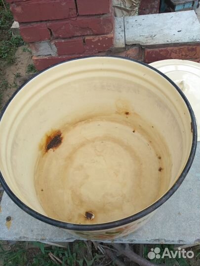 Кастрюля эмалированная