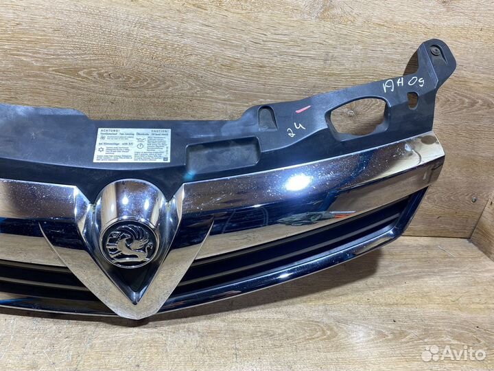Решетка радиатора Opel Astra H рест Арт. 130338