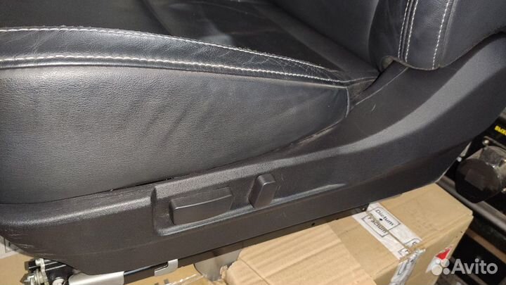 Автокресла 2 шт