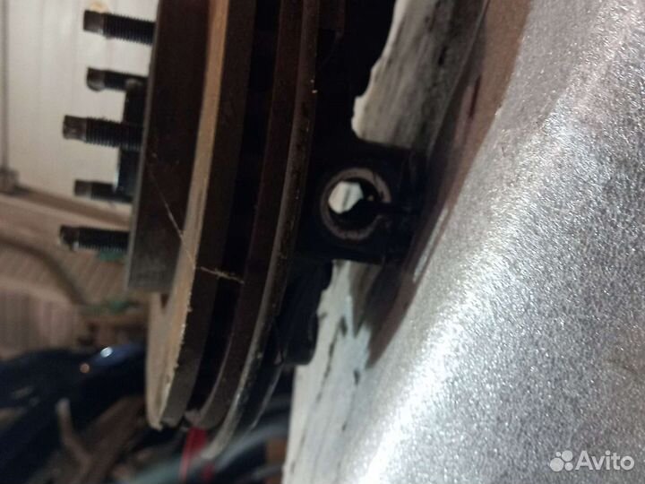 Передний поворотный кулак Chevrolet Cruze