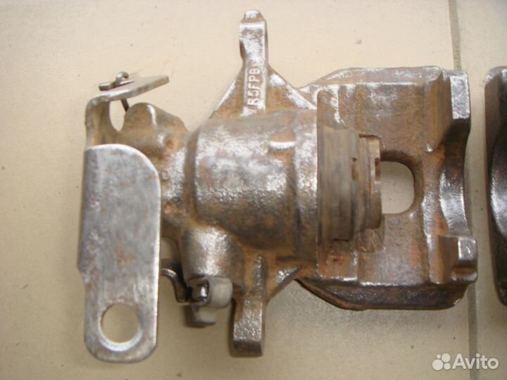 Суппорт тормозной задний Ford Transit (TT9)