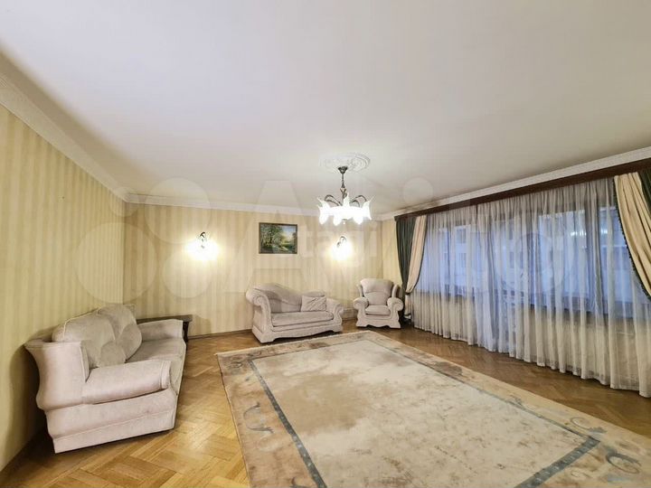 3-к. квартира, 118,5 м², 3/10 эт.