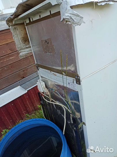 Холодильник, на запчасти или под востановление