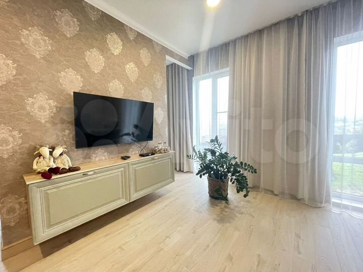 Дом 200 м² на участке 6 сот.