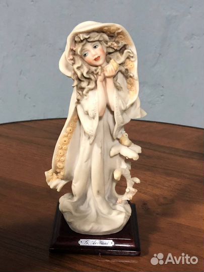 Коллекционная статуэтка Armani