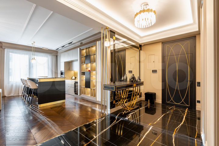 4-к. квартира, 154 м², 7/10 эт.