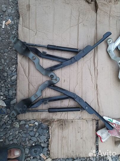 Петли багажника лифан бриз седан черные 2шт