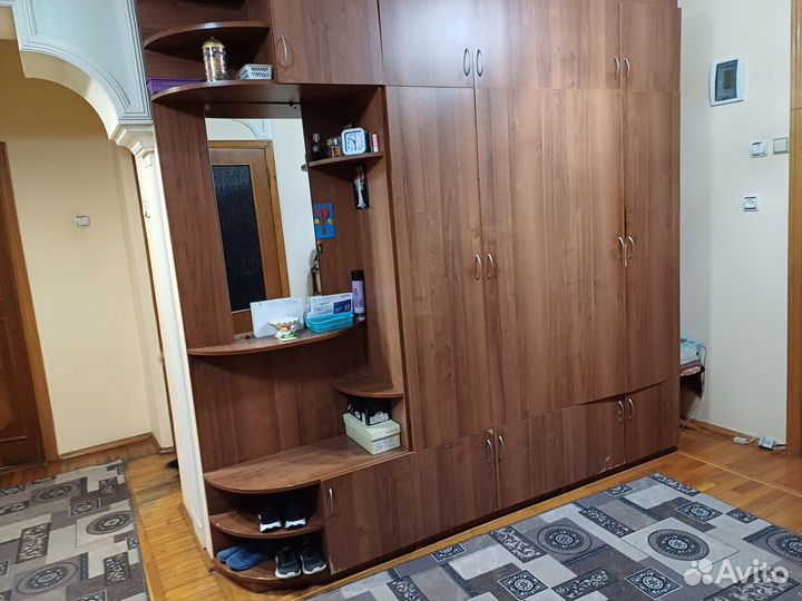 Шкаф в прихожую бу