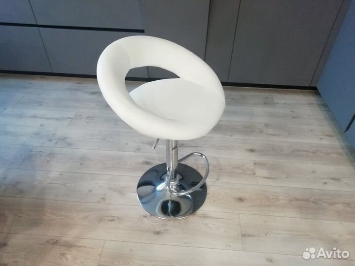 Барные стулья 2 шт новые