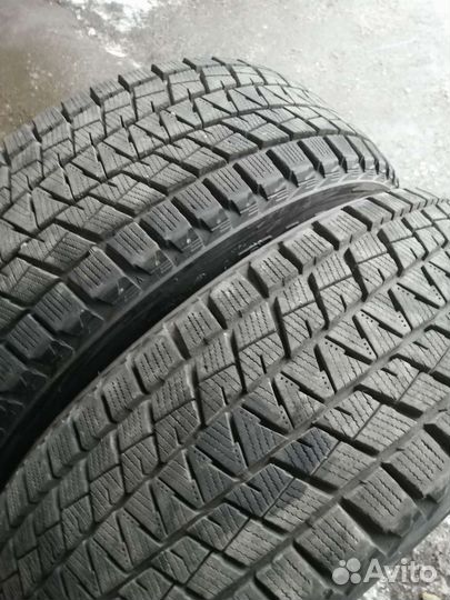Bridgestone Blizzak DM-V1 215/60 R17