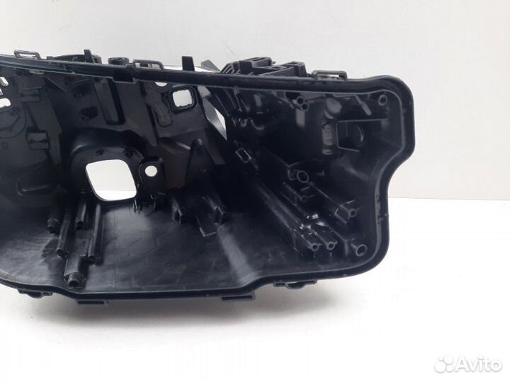 Корпус фары правый Bmw X3/X4 G01/G02 2021