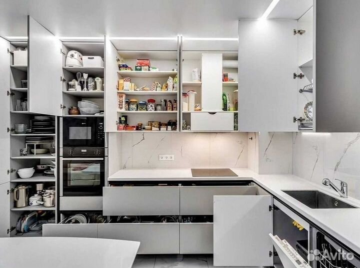 Кухня в потолок на заказ