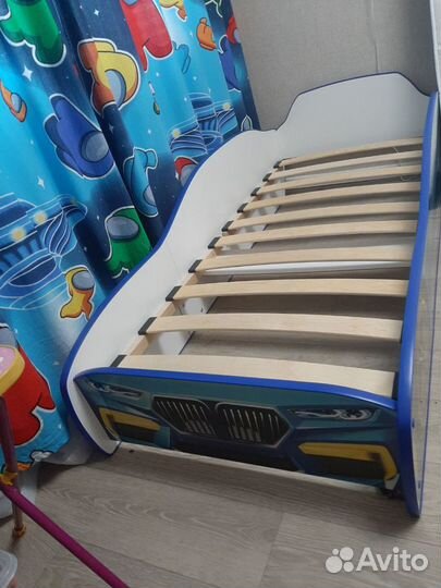 Детская кровать машинка с матрасом бу