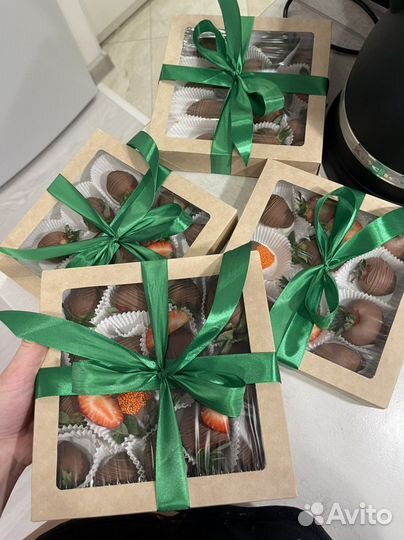 Клубника в шоколаде, фрукты в шоколаде, манго