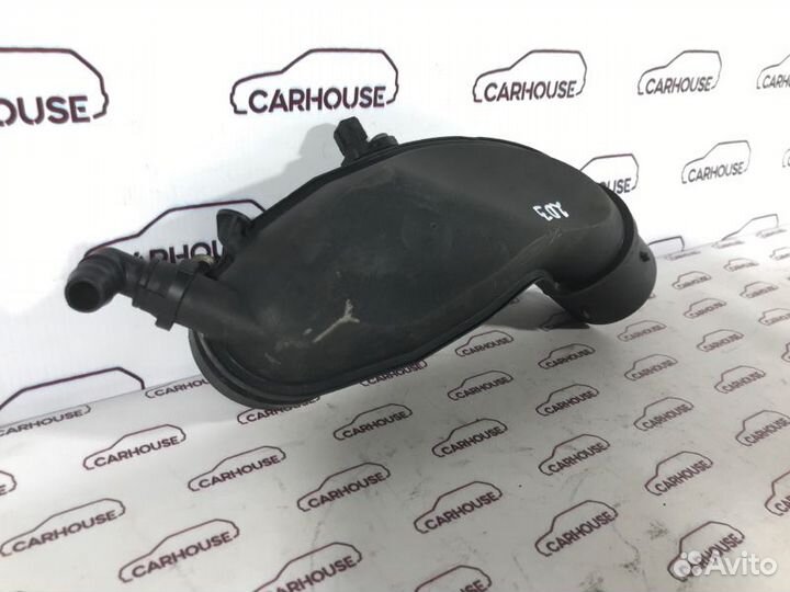 Патрубок воздушного фильтра Volkswagen Passat B5+