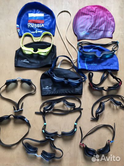 Очки и шапочки для плавания